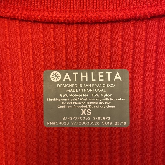 NEW WITHOUT TAGS ATHLETA Fitted Red Ribbed Athletic Tee-Shirt Sz. XS - Picture 2 of 3
